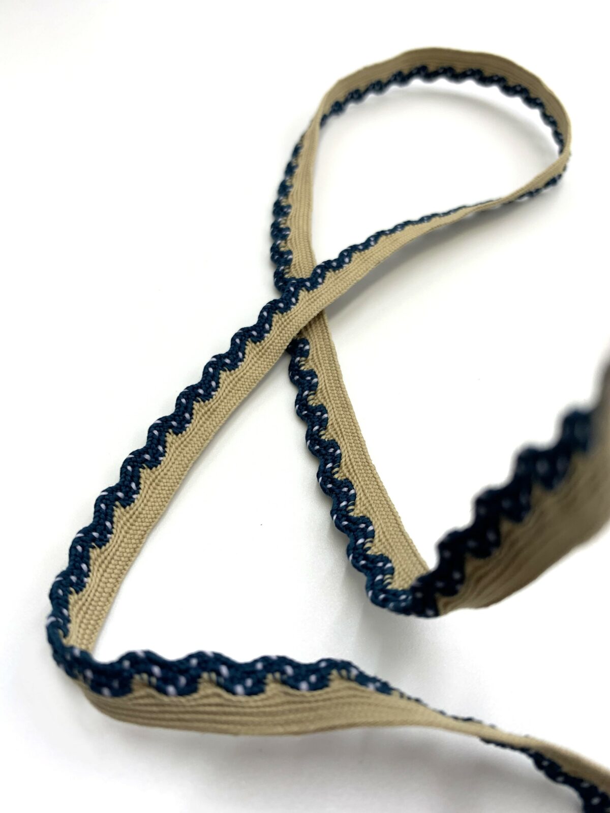 SCF tresse feston passepoil festonné pied de couture beige feston bleu et blanc - Polyester recyclé - 6mm (TREB 0096-2 Deauville - PE 23)